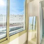 2 Pieces Calme Proche De La Parking En Sous-sol 아파트