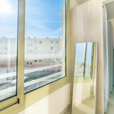 2 Pieces Calme Proche De La Parking En Sous-sol Apartamento