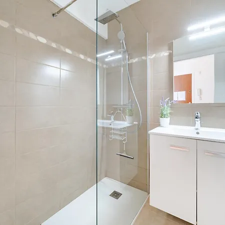 Apartamento 2 Pieces Calme Proche De La Parking En Sous-sol