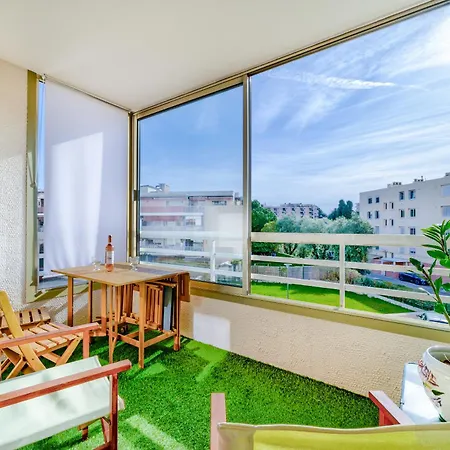 2 Pieces Calme Proche De La Parking En Sous-sol